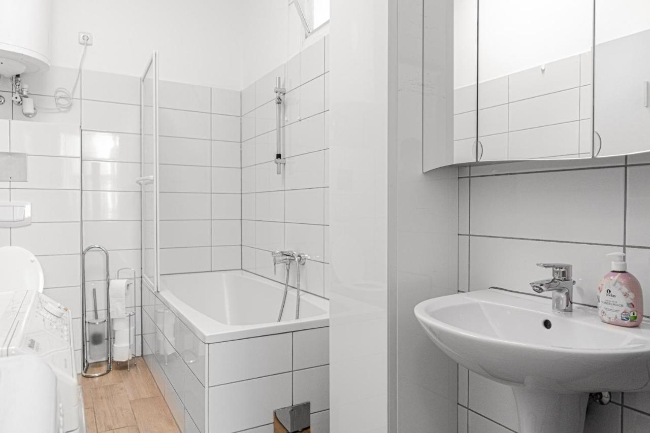 Delightful 2Br Shared Apartment - Ideal For Longstays Wien Exterior foto